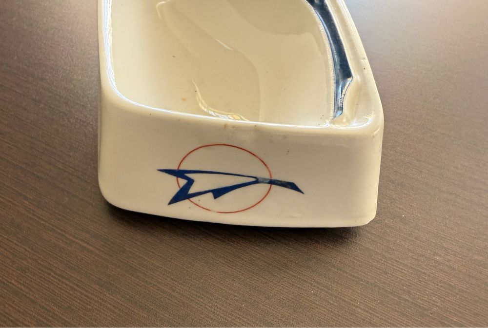 Cinzeiro Canadian Pacific Airlines