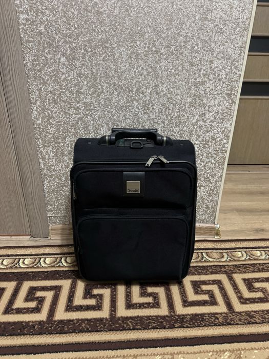 Валіза фірмова як нова