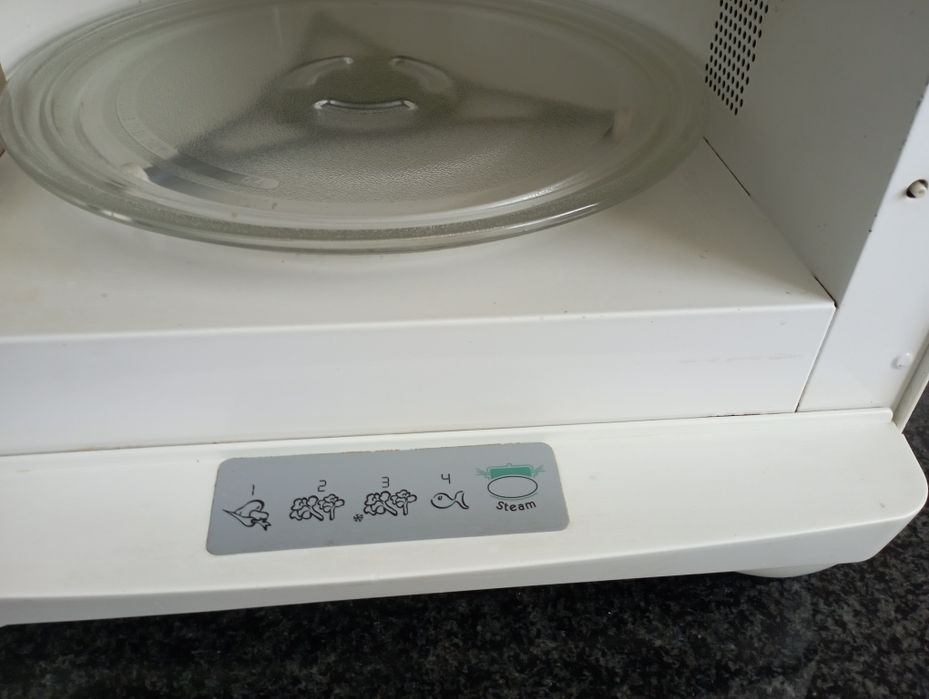 Microondas, marca Whirlpool