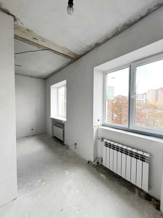 Трикімнатна з частковим ремонтом Ювілейний