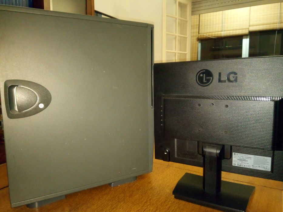 Monitor LG Flatron 1919
Drive de disquetes - ver oferta