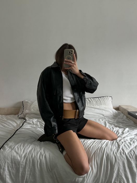 Трендовий бомбер з екошкіри