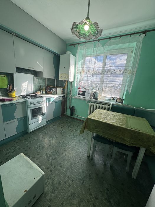 Кввртира в центрі з АО. Від місяця до року. Вільна