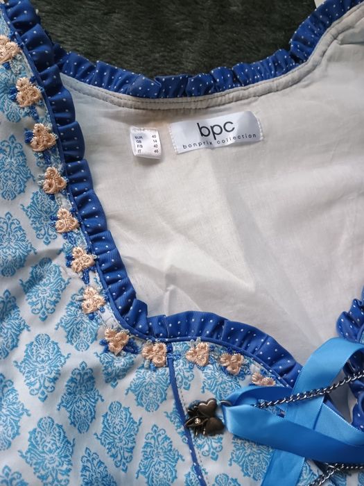 Sukienka bawarska Dirndl tradycyjny strój ludowy