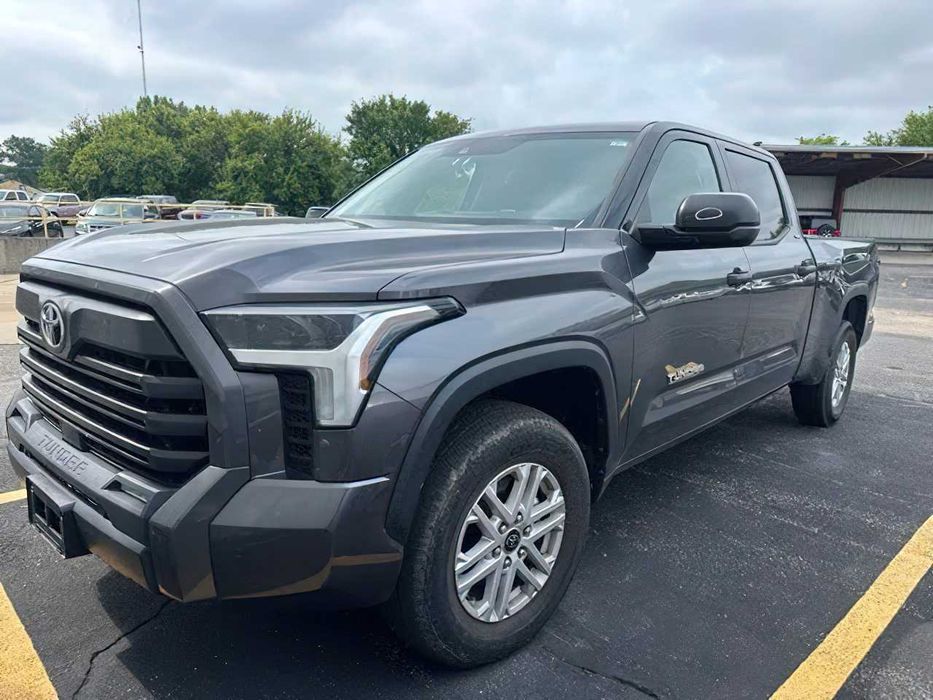 Toyota Tundra      2022