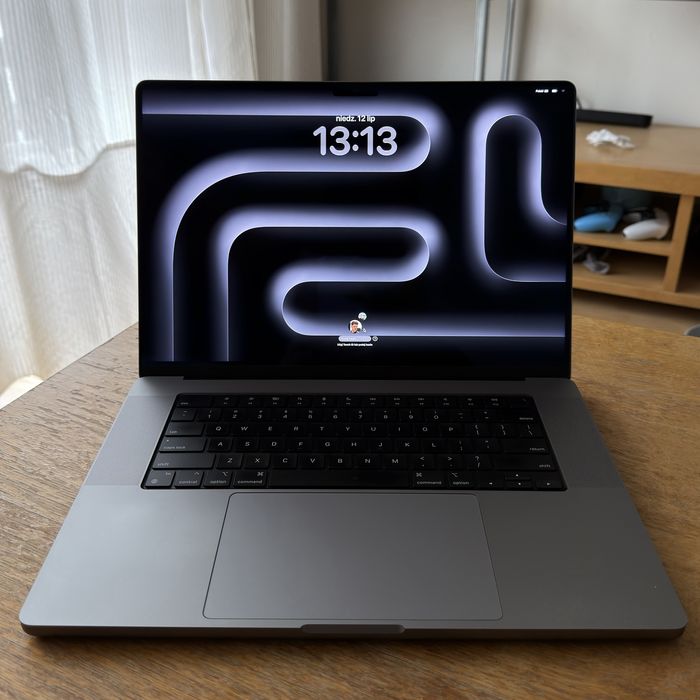 Apple Macbook Pro 16 M1 Pro 16gb RAM 512 gb Space Grey
