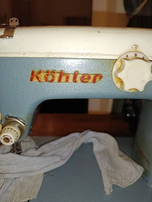 Продам швейную машинку