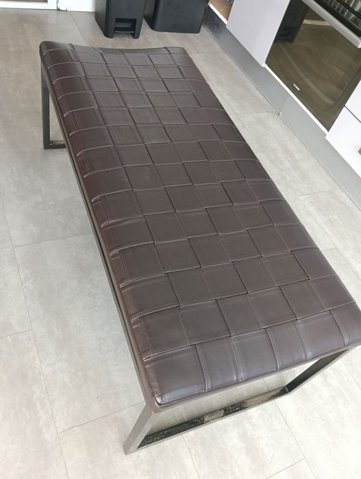 Banco em pele minotti