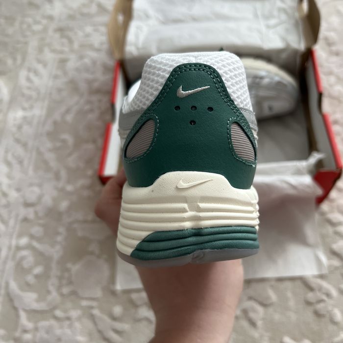 Кросівки Nike P-6000