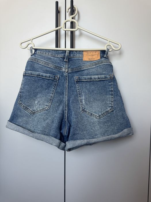 Spodenki jeansowe jeans mom fit za 34 stradivarius