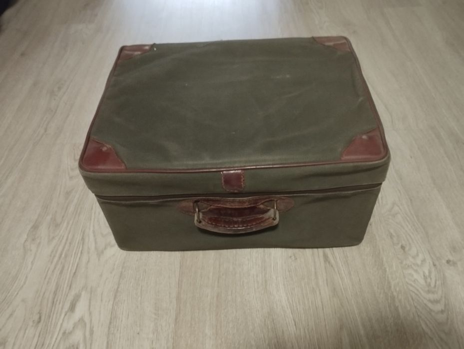 Antiga mala de ourivesaria