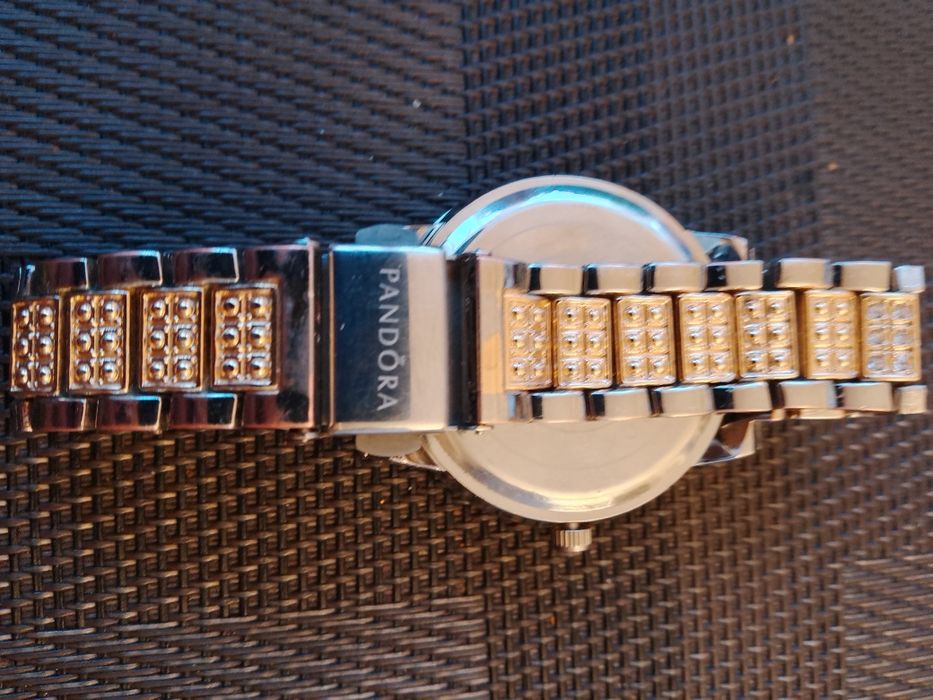 Жіночий годинник Pandora