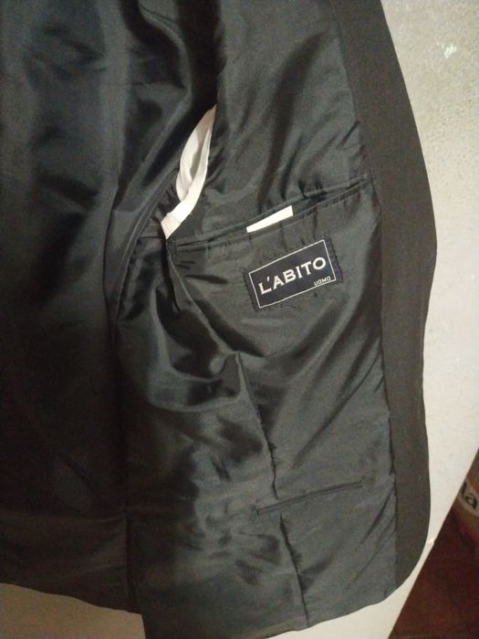 Fato completo masculino da marca L'abito