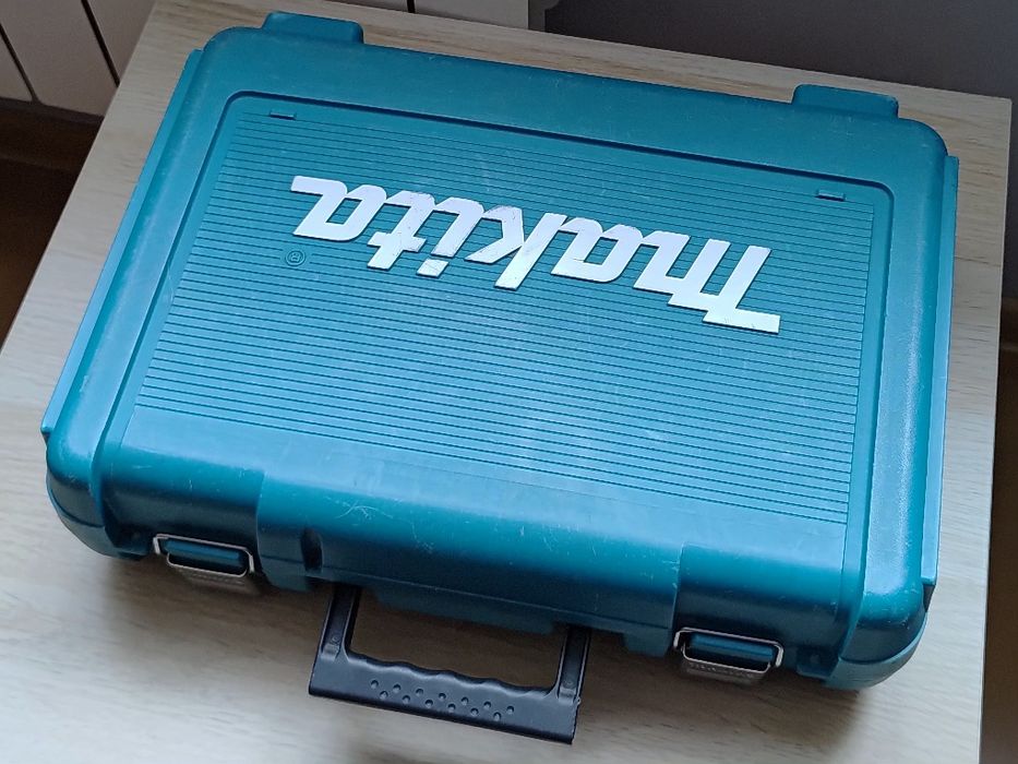 Wiertarko-wkrętarka Makita 6271D. Stan techniczny bdb, sprawne baterie