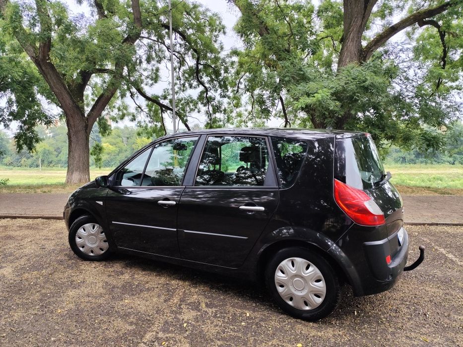 Мінівен Renault Scenic 2009 повністю обслужено