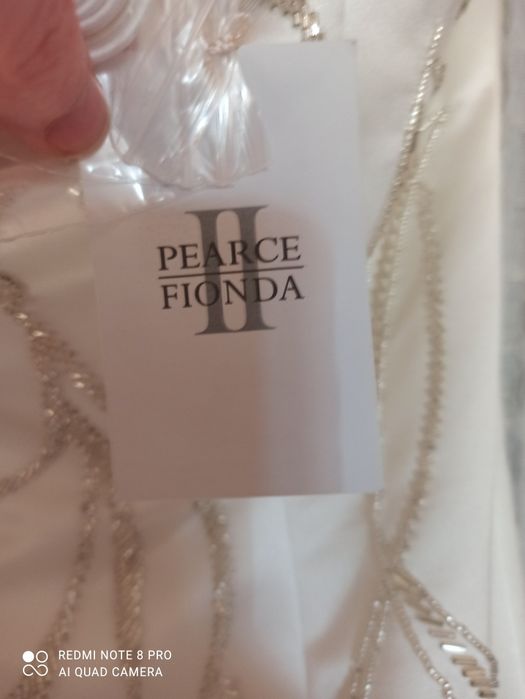 Свадебное брендовое платье со шлейфом новое Pearce Fionda
