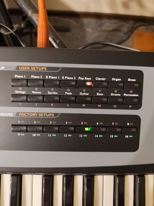 Kuzweil KME61 Syntezator