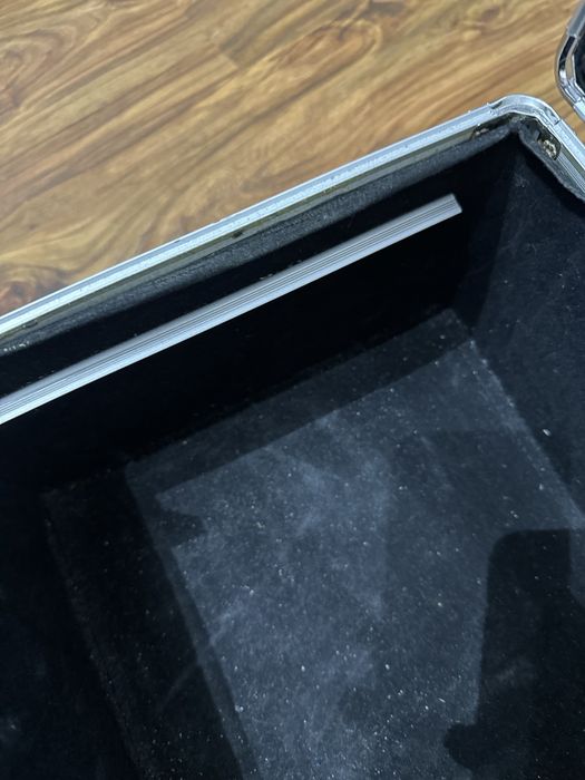 Kuferek ba lakiery i przyrzady do manicure i pedicure