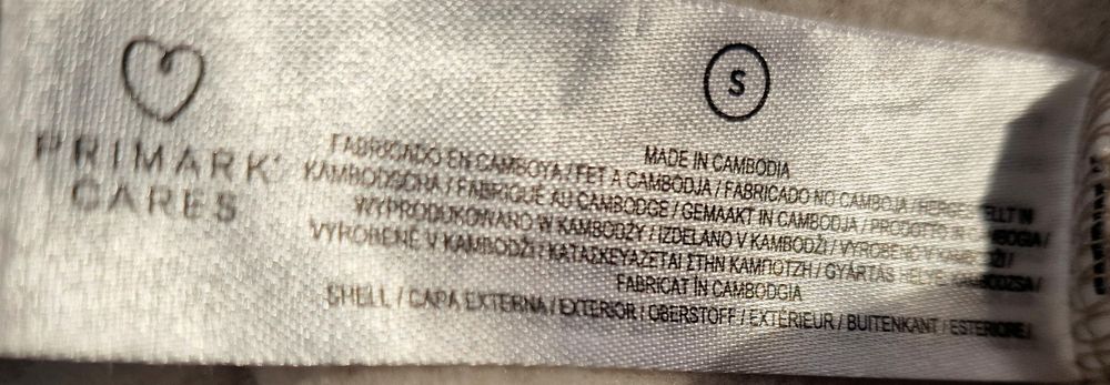 Bluza rozpinana z kapturem.
