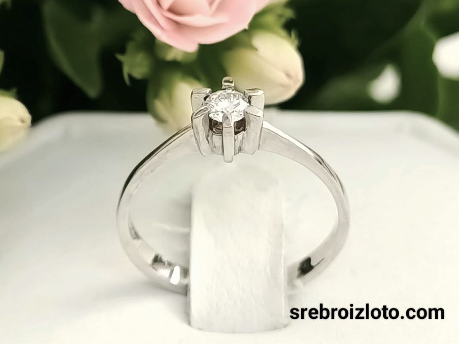 Pierścionek Zaręczynowy z Brylantem