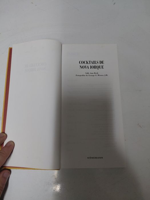 Livro antigo para confecção de cocktails 10€