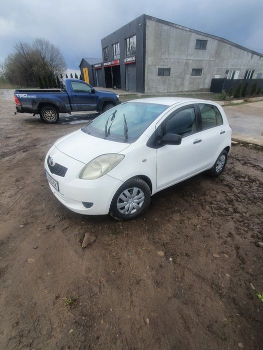 Продам тойота яріс