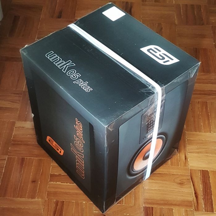 New ESI UNIK 05 Plus Monitor + New! Still in the box, sealed!64751694116353122