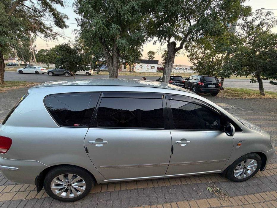 Продам Toyota Avensis Verso 2002 р.в.