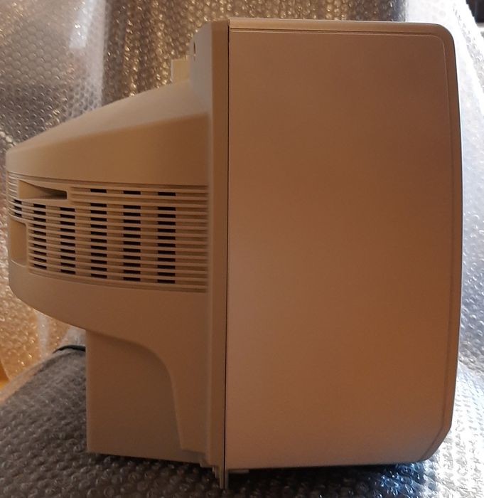 Televisor Sharp, 35 cms de diagonal de ecrã, com comando64740608176385122