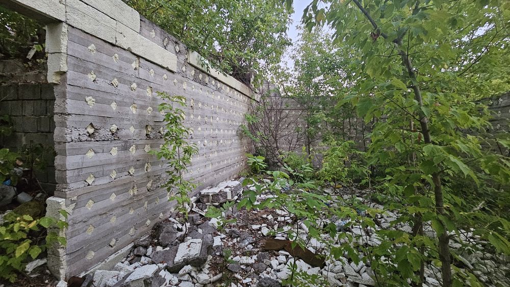 Продам земельну ділянку з фундаментом Черняхівка