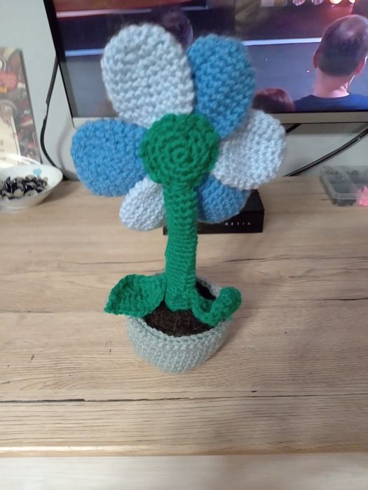 Kwiatek na szydełku