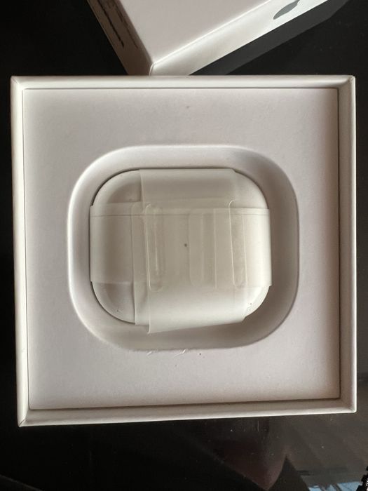 Продам навушникі Apple airpods 3