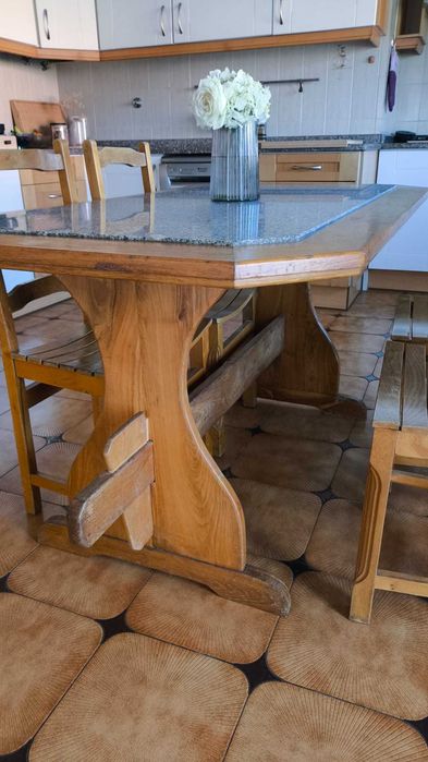 Mesa cozinha com 4 cadeiras madeira
