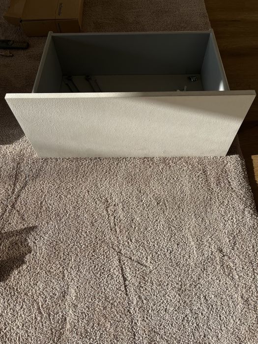 Vendo  duas portas brancas Ika pintadas  e uma gaveta