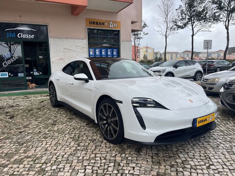 Porsche Taycan Standard
