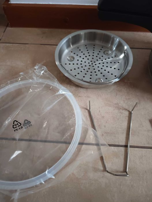 Amazon Basics Stal nierdzewna Szybkowar z parowarem, 6 litrów, NOWY