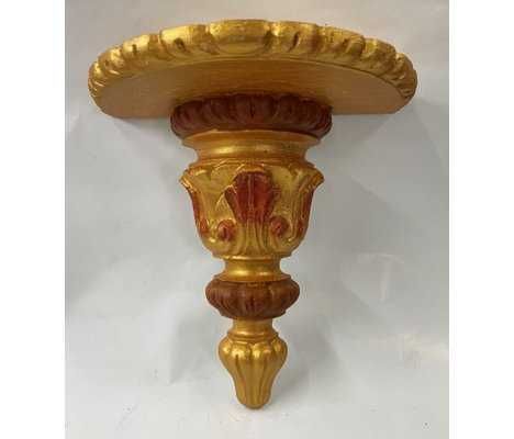 Peanha ou mísula para parede em madeira, dourado e pintado.