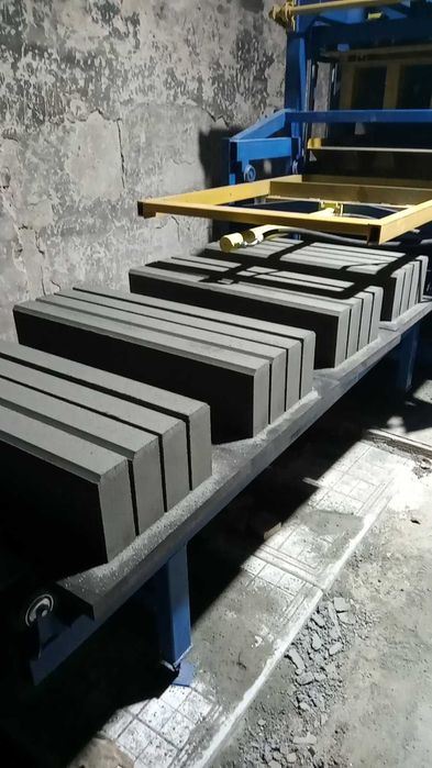 ВІбропрес, лінія вібропресування для бруківки, блоку, бордюру