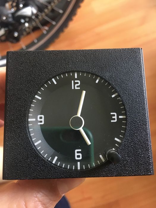 Analog / Electric Clock438006801666549762