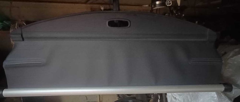 Продам шторку багажника KIA Carens Каренс