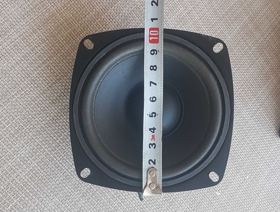 głośnik Moc: 30 w. 6 om.