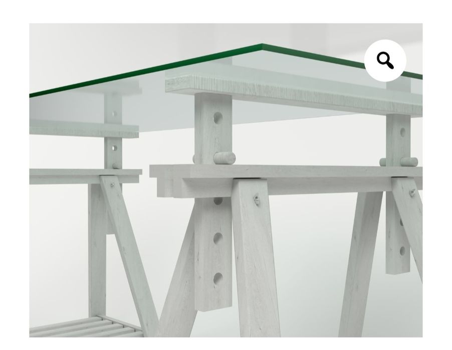 Mesa de vidro com cavalete