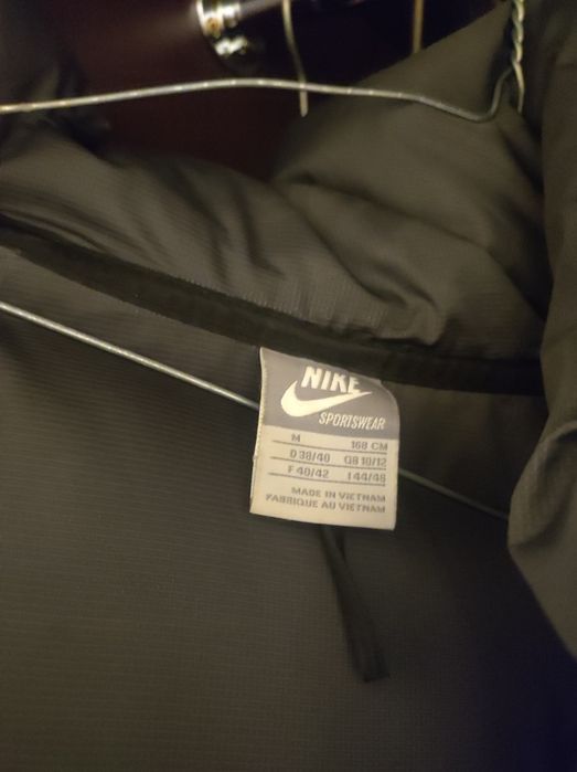 Damska Kurtka  Nike.jak nowa.Okazja