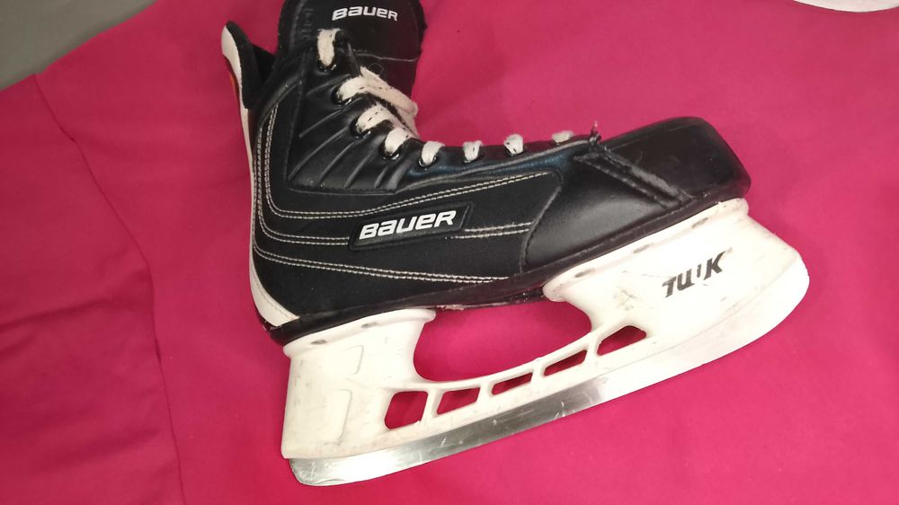 łyżwy hokejowe Bauer roz 37 -24 cm  Flexlitte