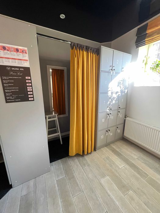 Продаж комерційного приміщення на Виставці