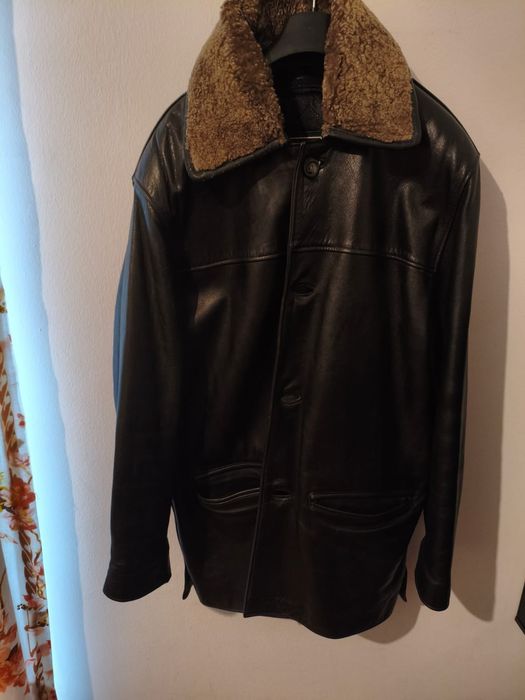 Roupa nova e uzada,em muito boas condições. Para homens e mulheres
