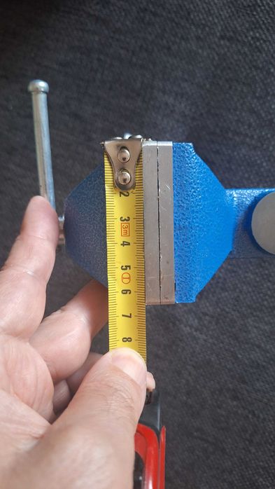 Тиски настольные