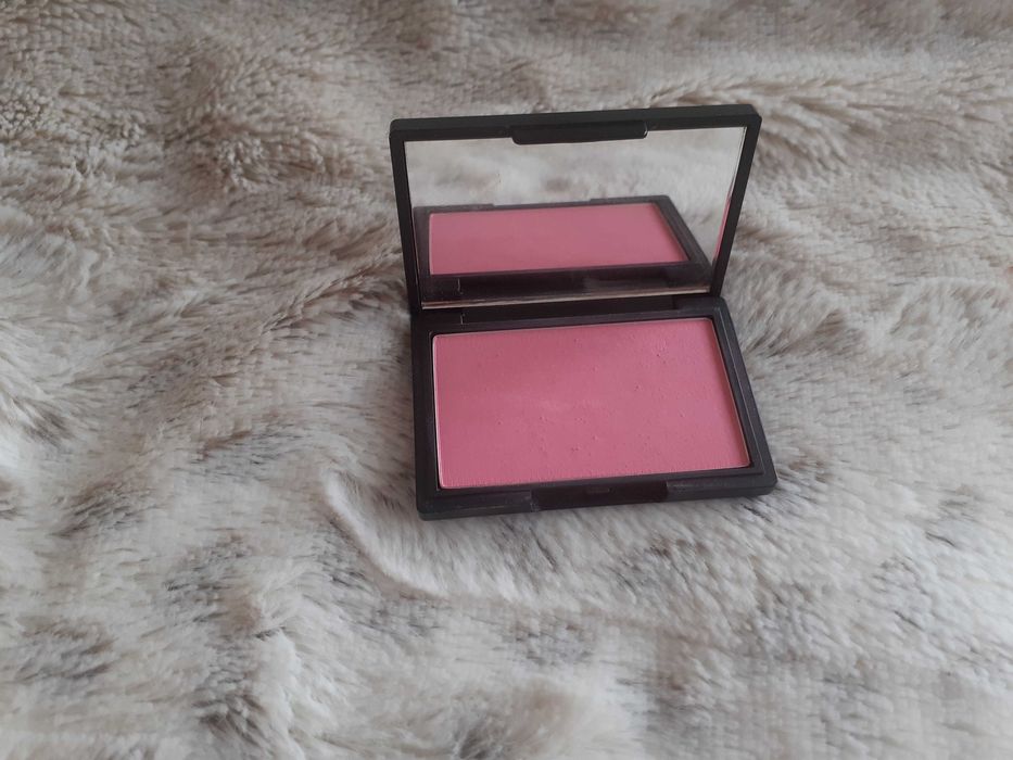 Cukierkowy róż Sleek z lusterkiem