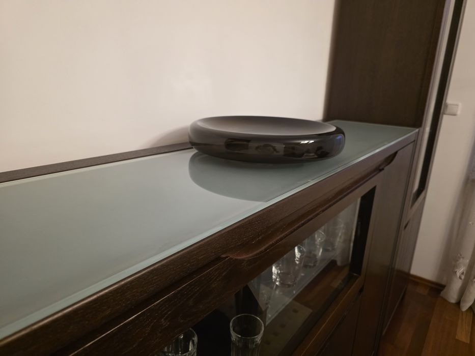 Zestaw drewnianych mebli