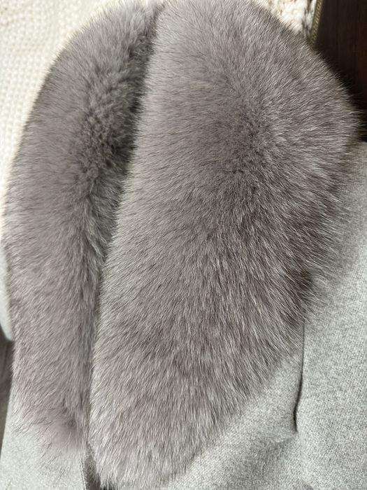 Пальто с воротником из песца